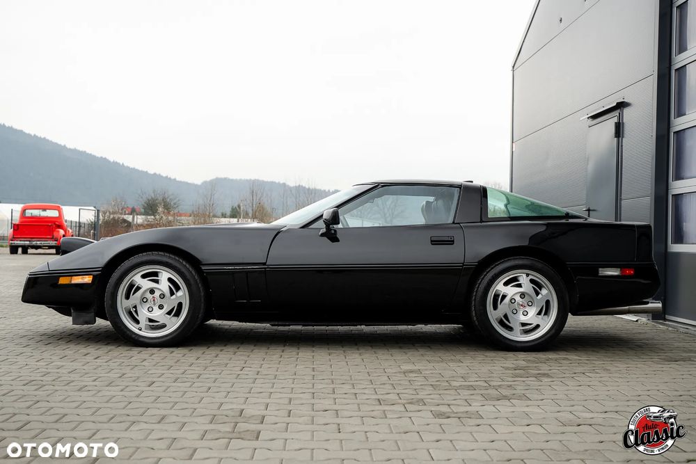 Chevrolet Corvette - 5