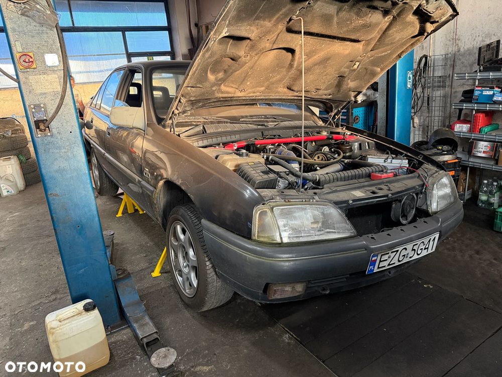 Opel Omega 2.0i GL - 6