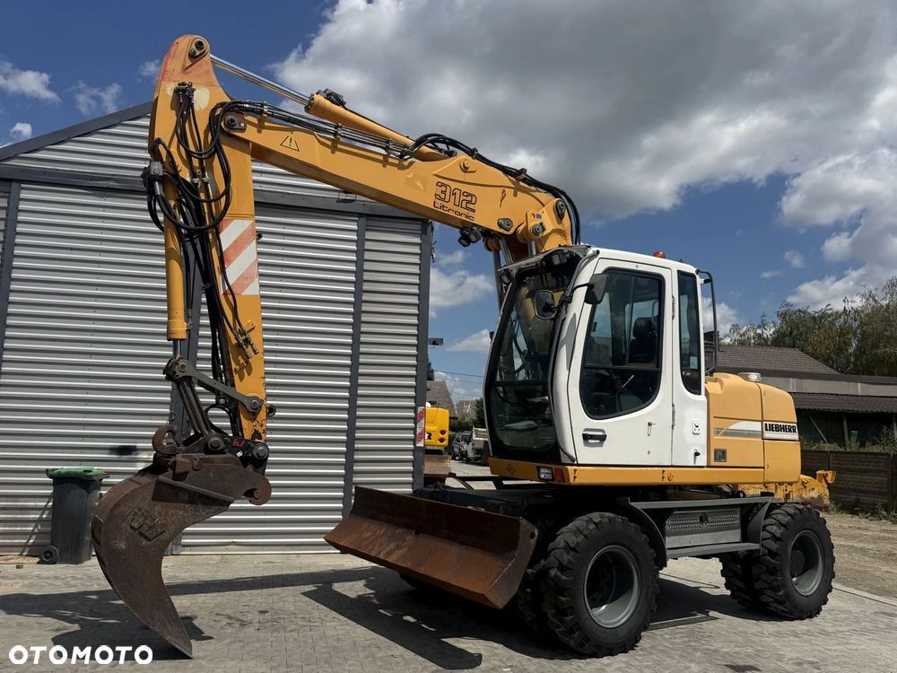 Liebherr A 312 - 8