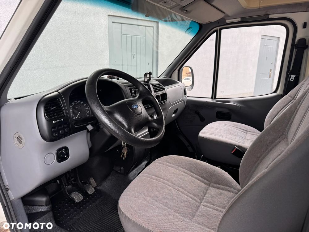 Ford Transit - 13