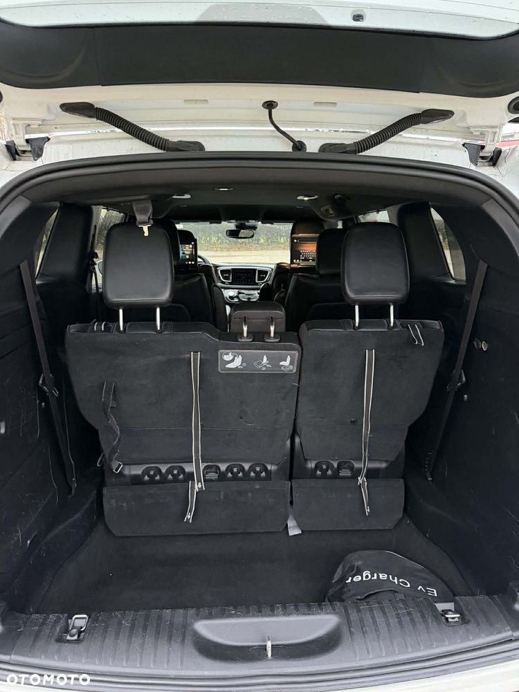 Chrysler Pacifica - 25