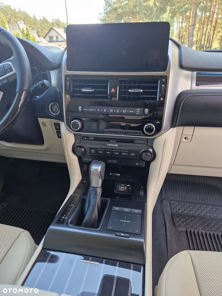 Lexus GX - 16