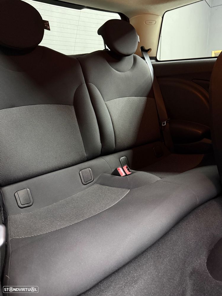 MINI 3 Portas Cooper D - 13