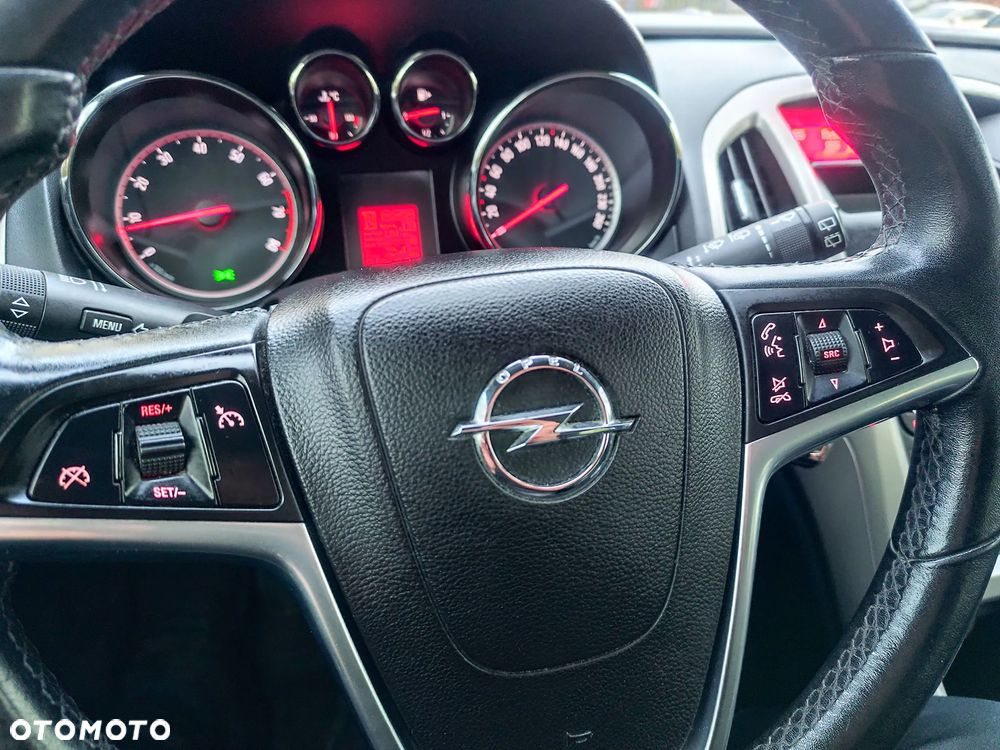 Opel Astra 1.4 T Cosmo EU6 - 14