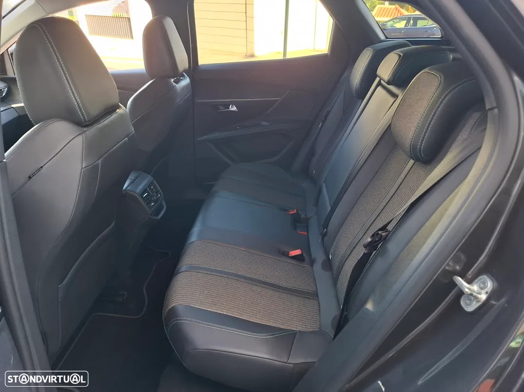 Peugeot 3008 PureTech 130 Stop & Start GPF Allure - 29