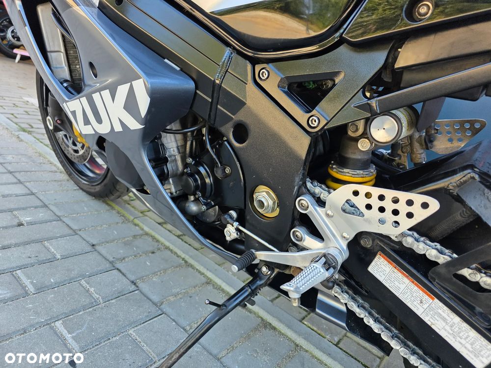 Suzuki GSX-R - 11