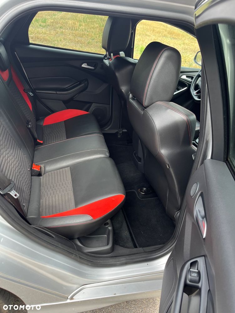 Ford Focus 2.0 EcoBoost ST - 15