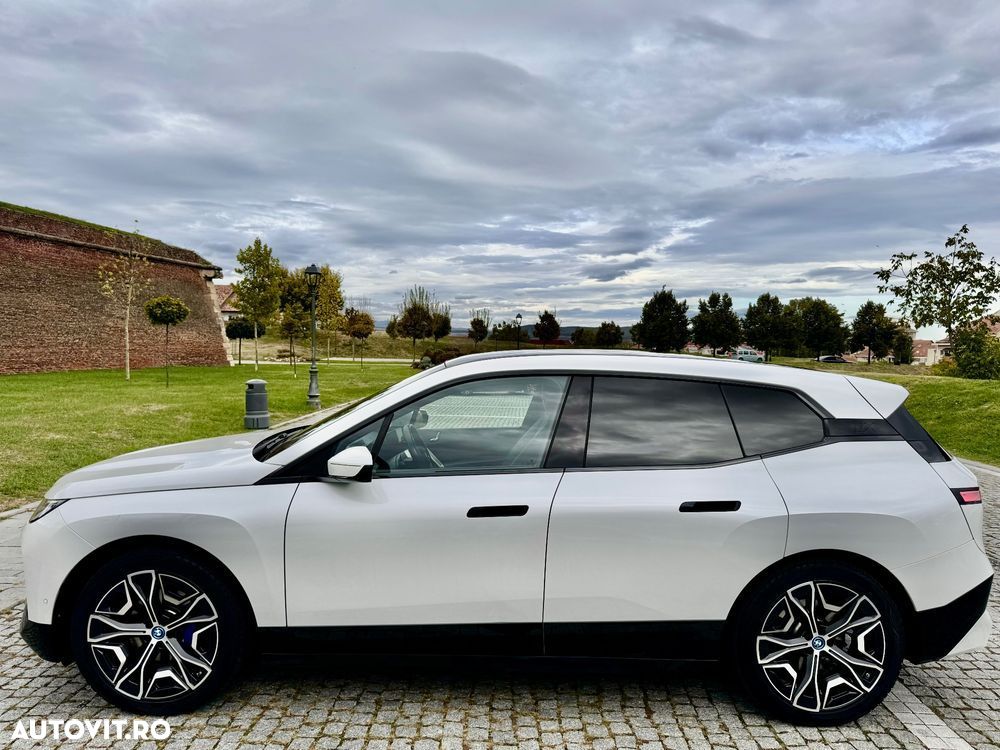 BMW iX xDrive40 - 18