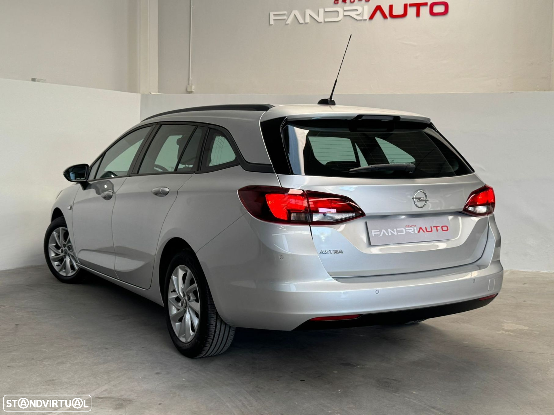 Opel Astra Sports Tourer 1.5 D Design & Tech Aut. S/S - 11