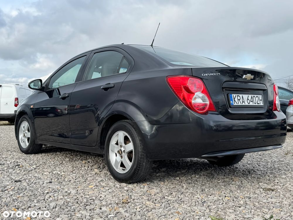 Chevrolet Aveo - 9