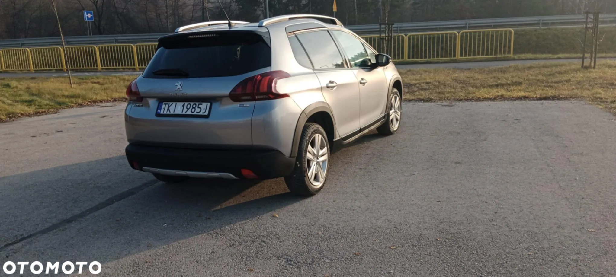 Peugeot 2008 1.2 Pure Tech Style - 13