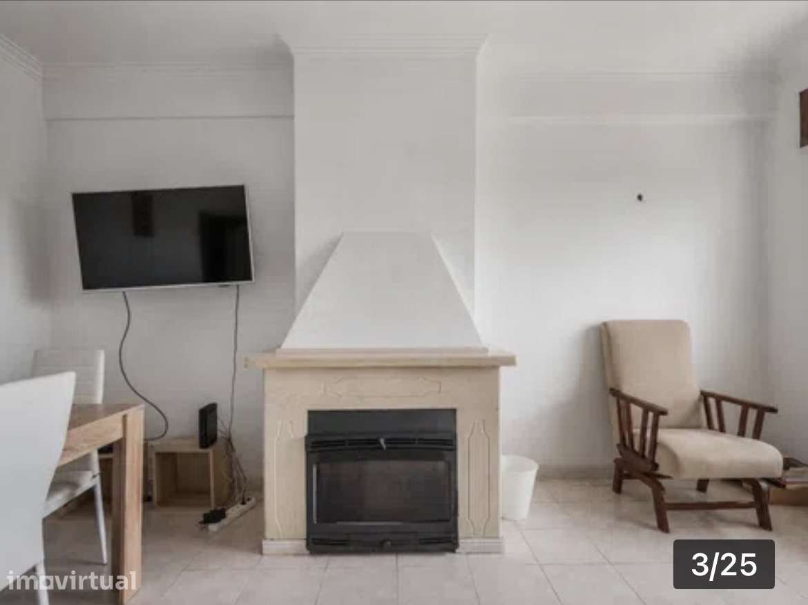 Apartamento T2 com garagem em Porto Salvo - Grande imagem: 2/19