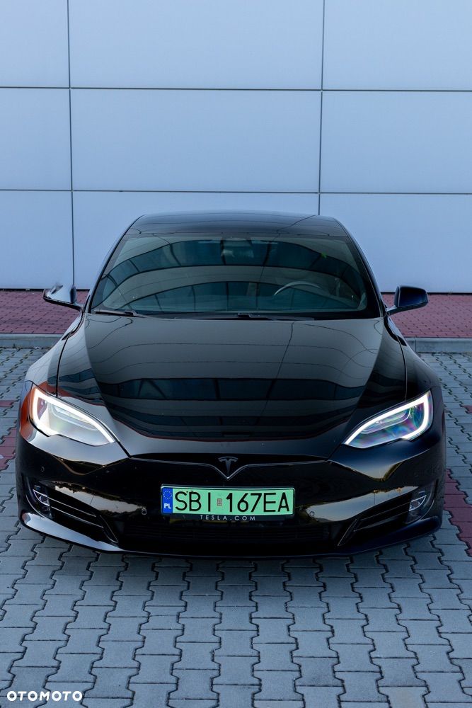 Tesla Model S - 25