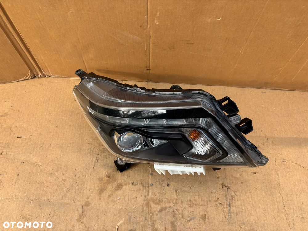 Nissan Navara D23 IV NP300 Oryginalna Lampa Europejska Full Led Prawa Przednia 26010-5JT1A 26010 Cała Ładna 2568704300 - 3