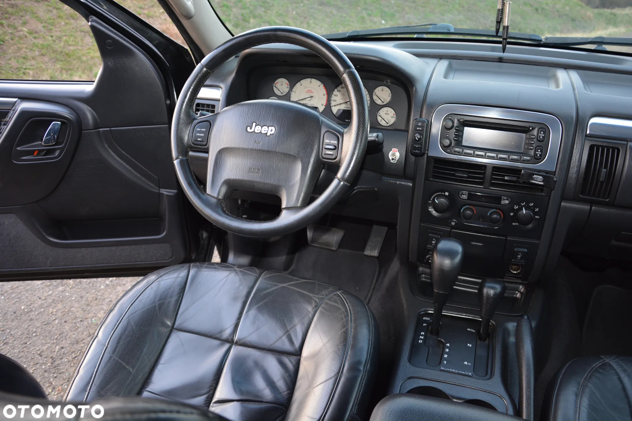 Jeep Grand Cherokee - 15