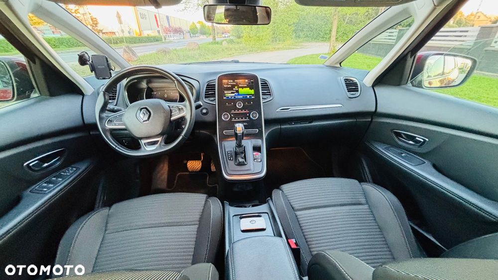 Renault Grand Scenic - 17