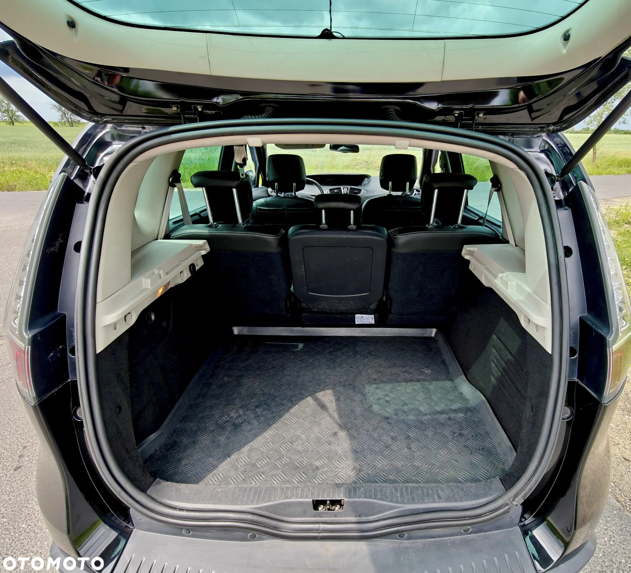 Renault Scenic 1.5 dCi Energy Bose EU6 - 12