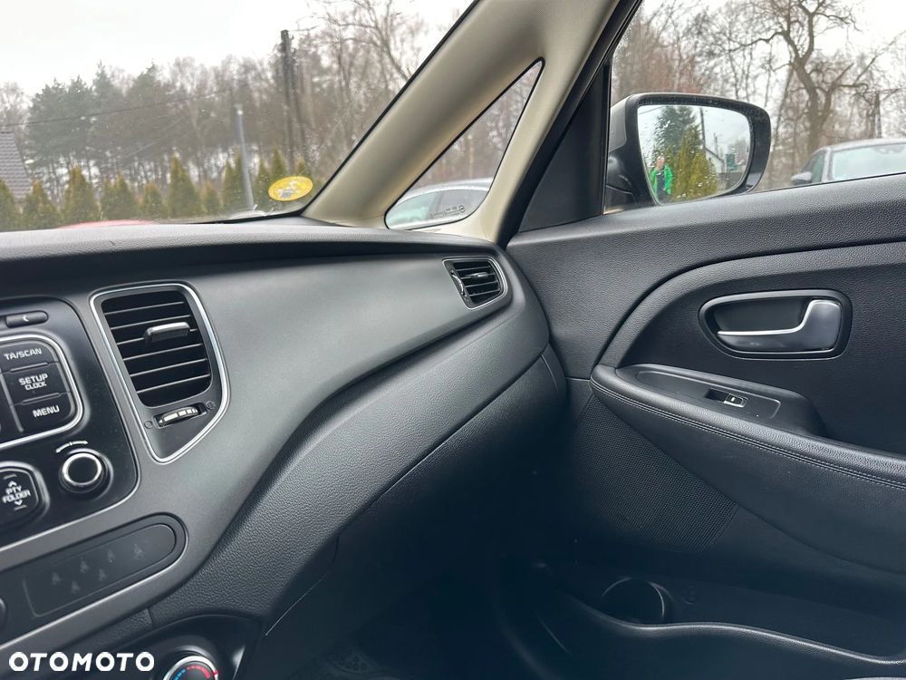 Kia Carens 1.7 CRDi 115 Dream Team Edition - 18