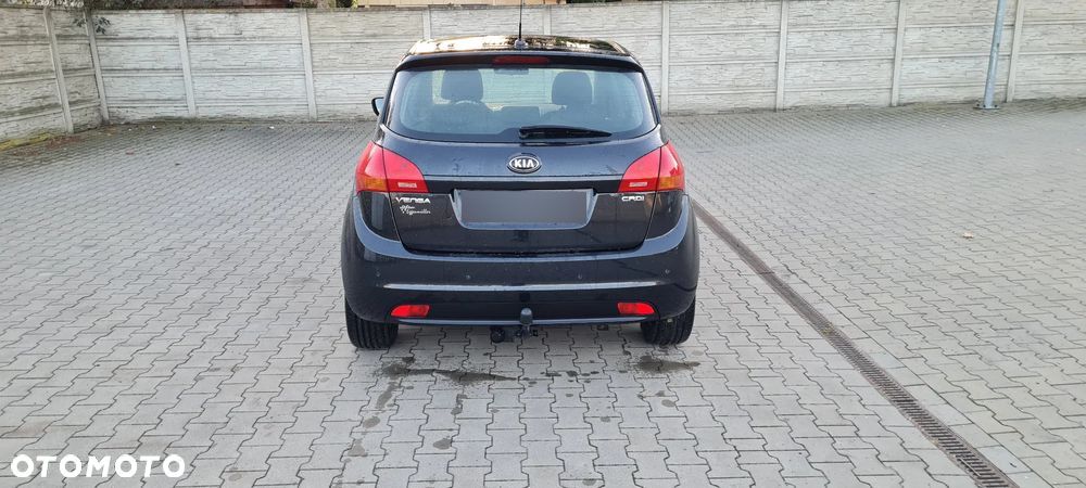 Kia Venga - 5