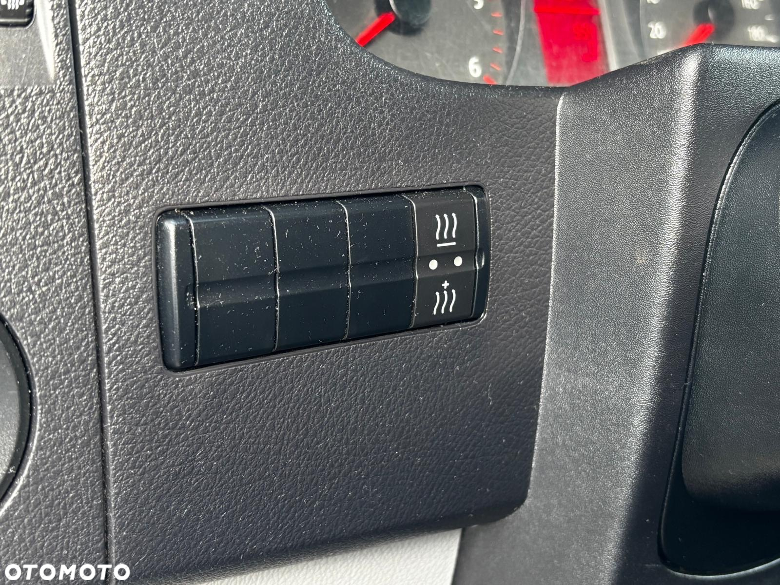 Volkswagen Crafter Doka 6 osób ze Skrzynką, Brygadówka Dubel kabina - 12