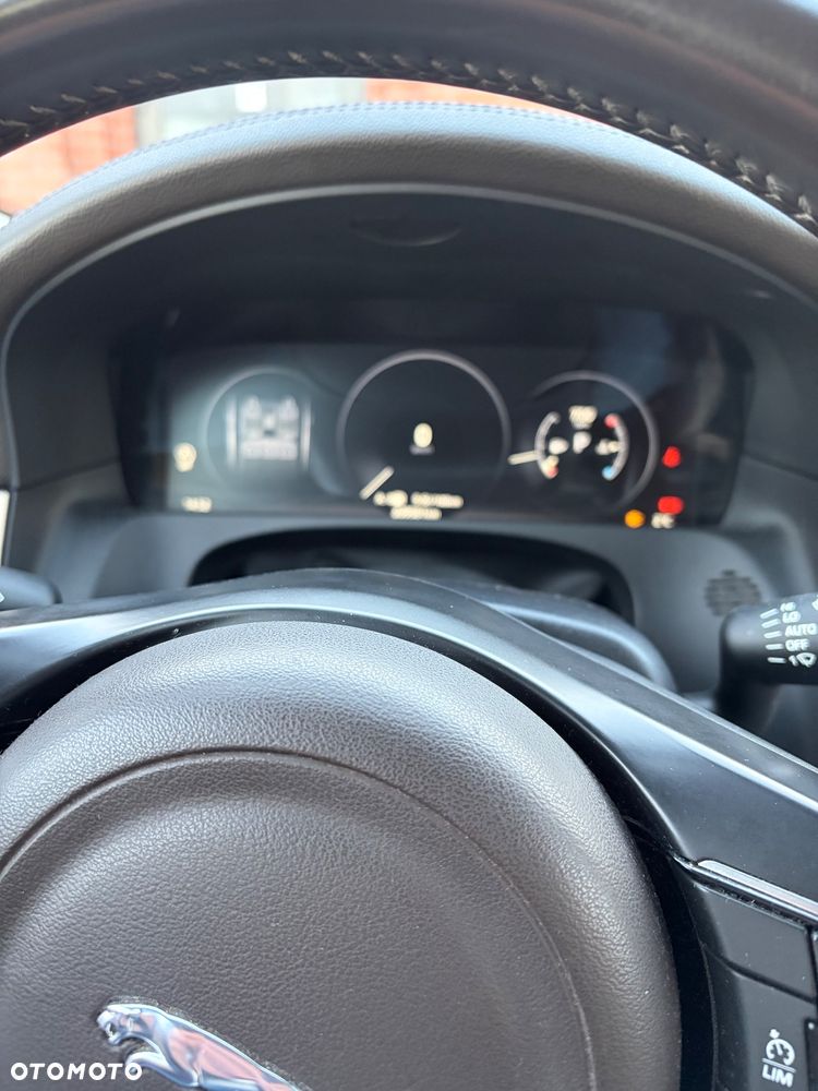 Jaguar XF 2.0 i4D Prestige - 10