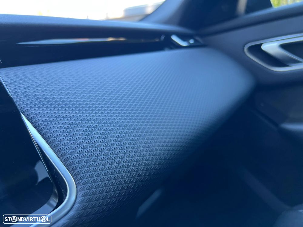 Land Rover Range Rover Velar 2.0d R-Dynamic SE - 3
