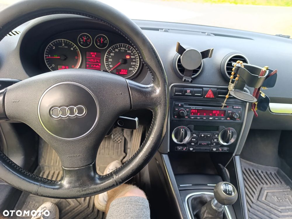 Audi A3 3-drzwiowe 2.0 TDI Attraction - 3