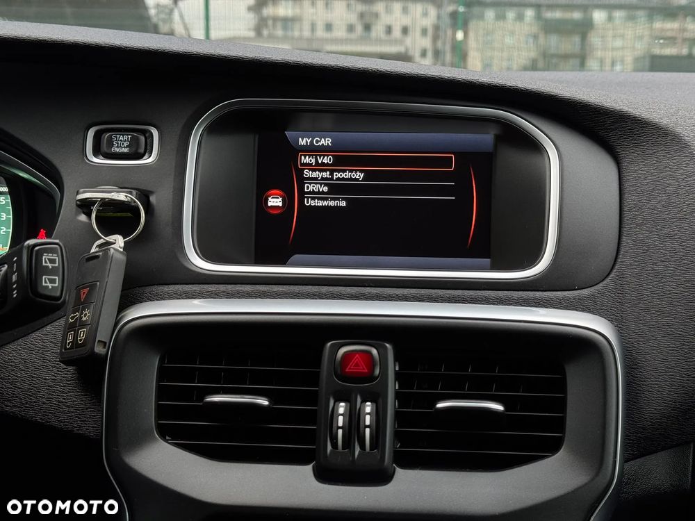Volvo V40 D3 Summum - 32