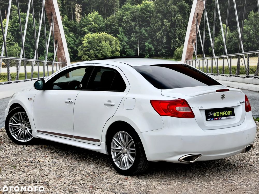 Suzuki Kizashi 2.4 4x4 CVT Sport - 12