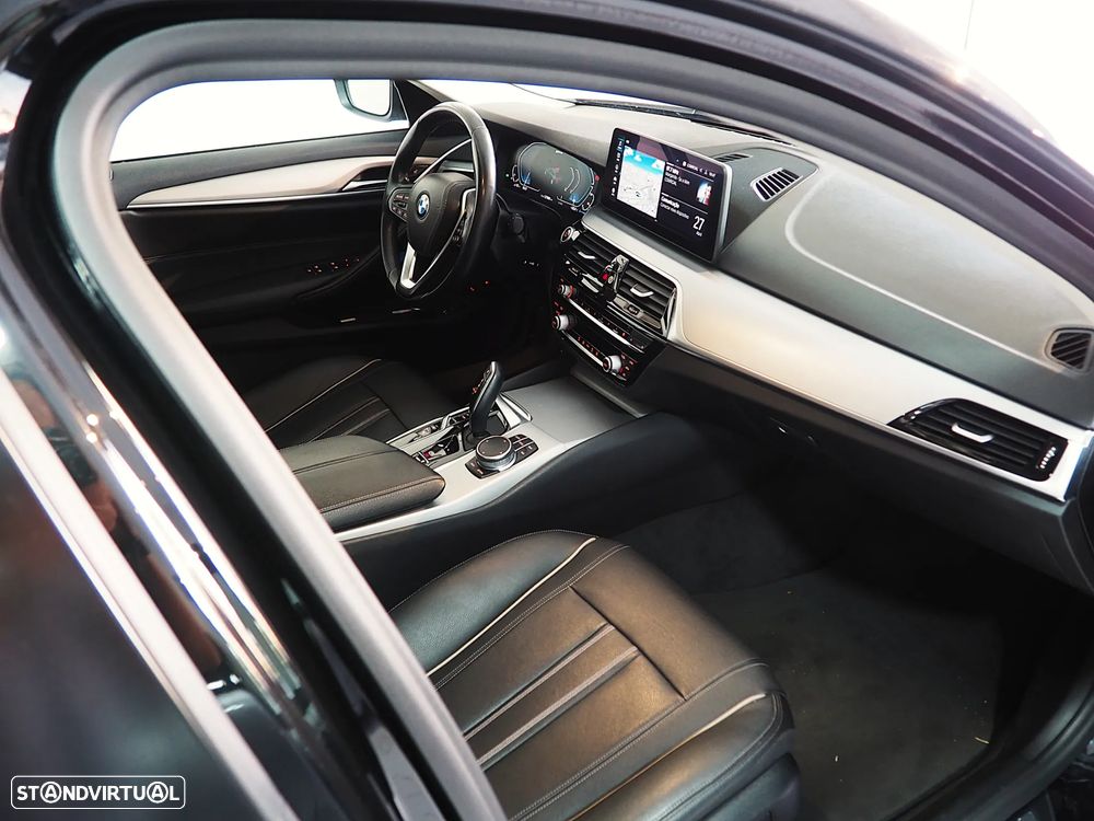 BMW 530 e Line Luxury - 24