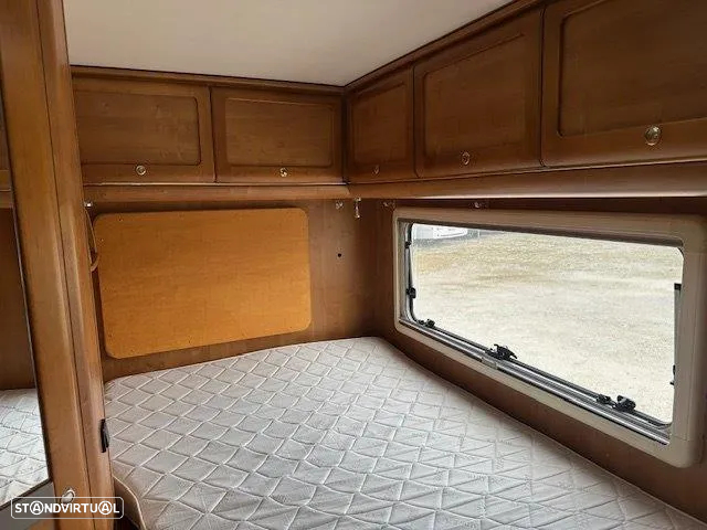 Rapido Serie 9m 985F  Cama Garagem - 18