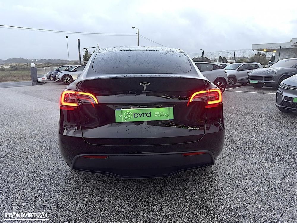 Tesla Model Y Standard - 10