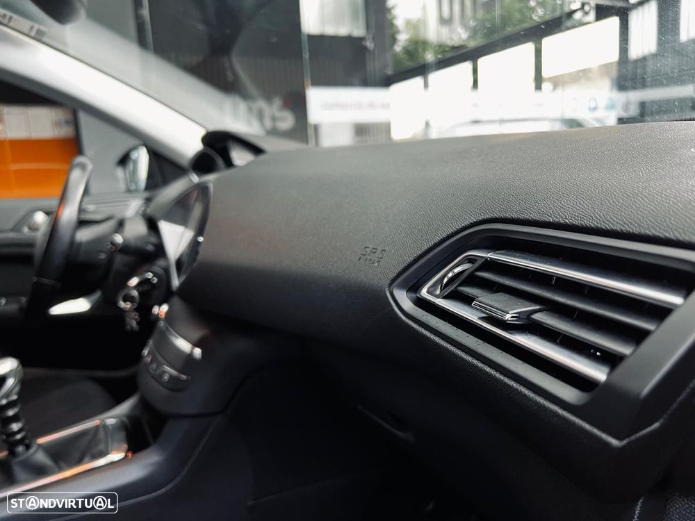Peugeot 308 1.6 BlueHDi Allure - 29