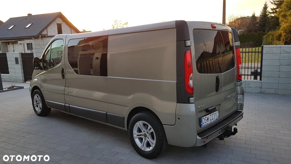 Opel Vivaro ver-2-0-tdci-titanium - 23