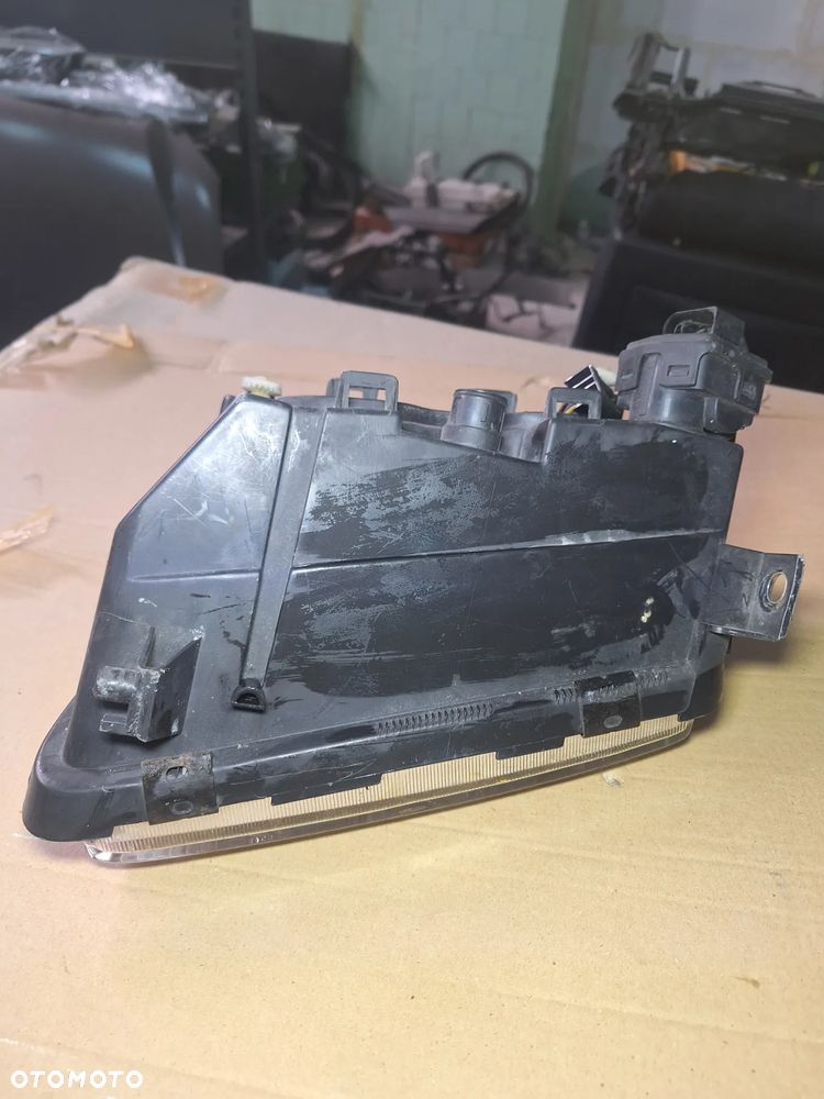 AUDI A3 8L lampa prawy przód  EU - 5