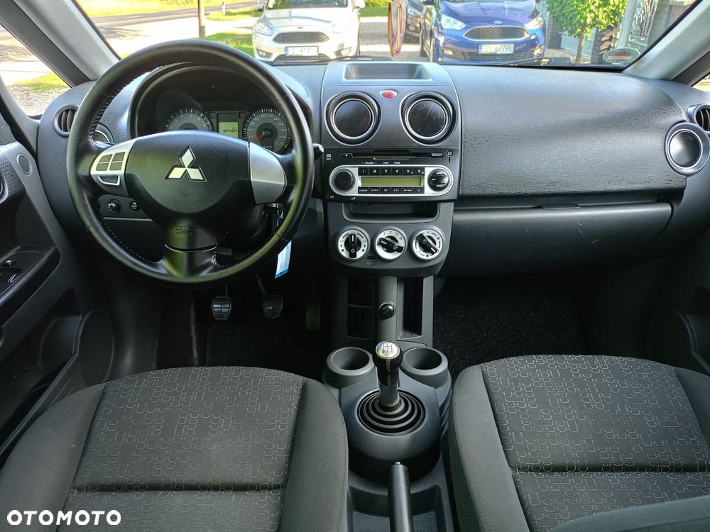 Mitsubishi Colt - 10