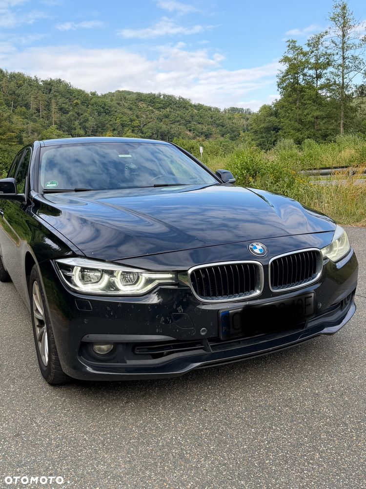 BMW Seria 3 318d - 1