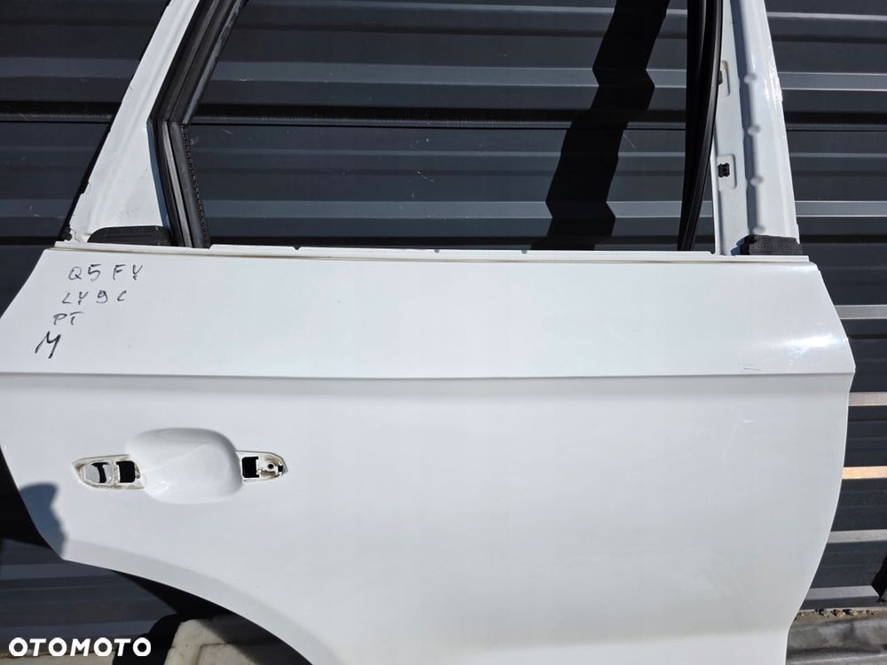 DRZWI PRAWY TYŁ AUDI Q5 FY 80A LY9C - 1