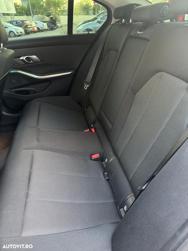 BMW Seria 3 320i AT - 17