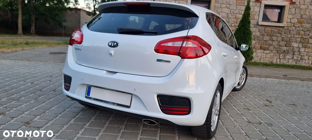 Kia Ceed 1.6 GDI Dream Team Edition - 10