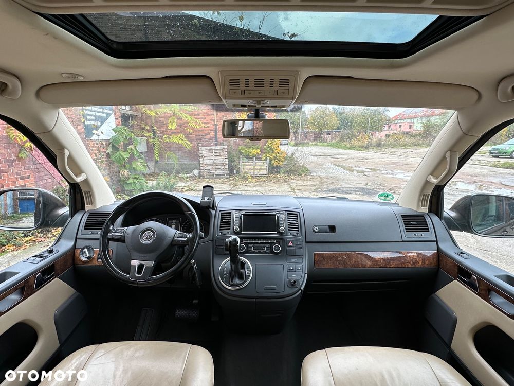 Volkswagen Multivan - 17