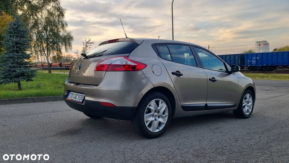 Renault Megane 1.6 16V 100 Authentique - 9