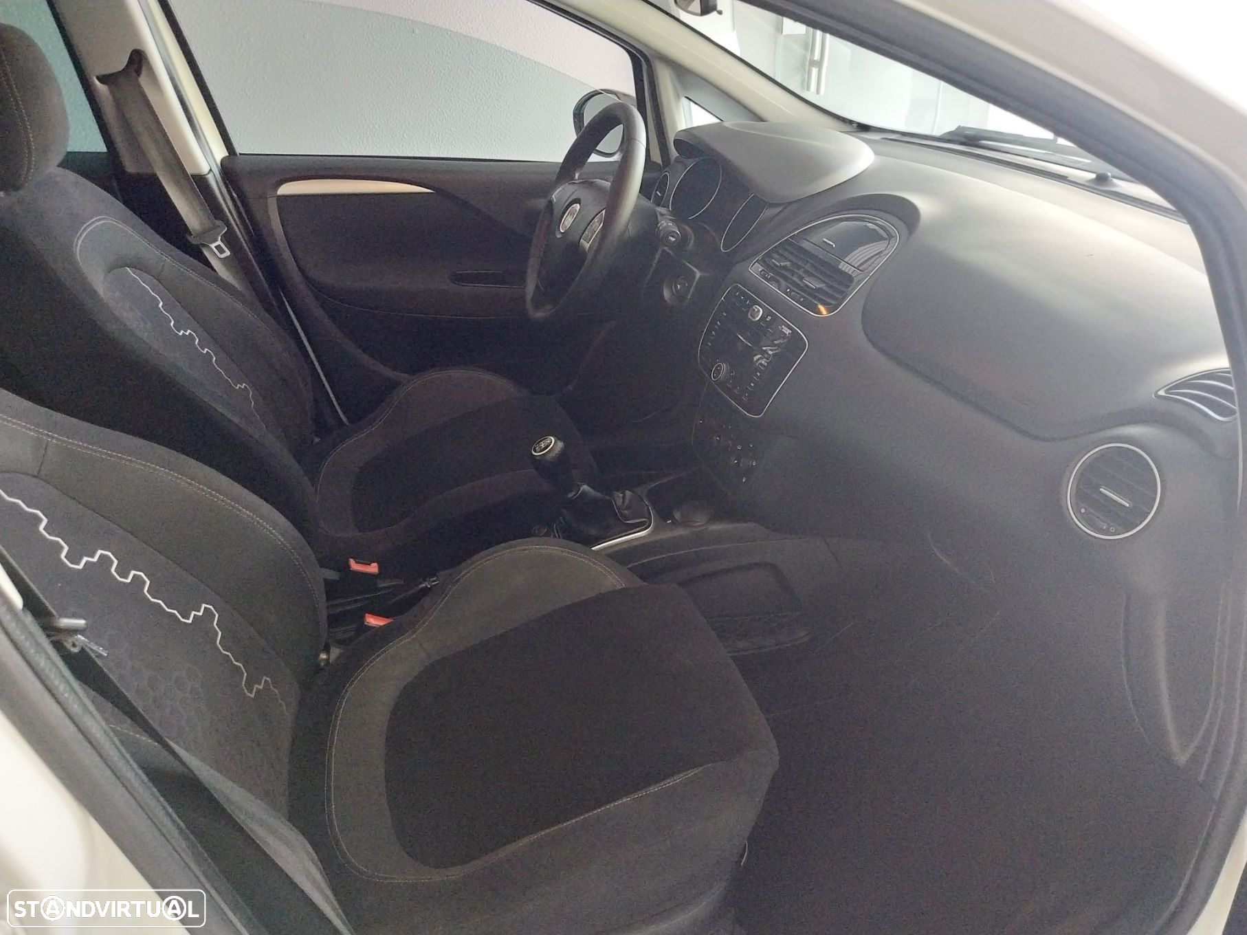 Fiat Punto 1.3 M-Jet Lounge S&S - 7