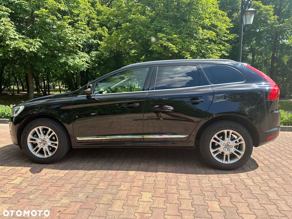 Volvo XC 60 D4 AWD Momentum - 24