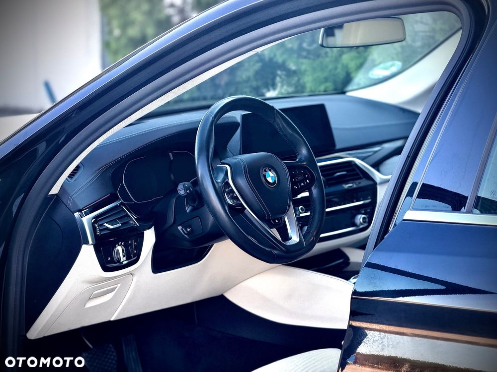 BMW Seria 5 540d xDrive Luxury Line - 23