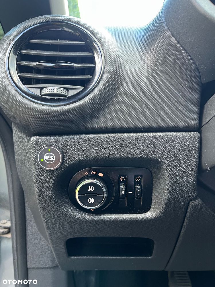 Opel Corsa - 18