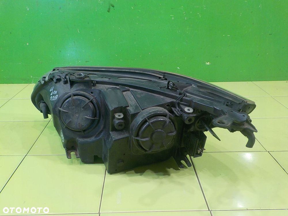 BMW E60 M-PAKIET 2.0 D 06r SEDAN 4D lampa prawa przod - 3