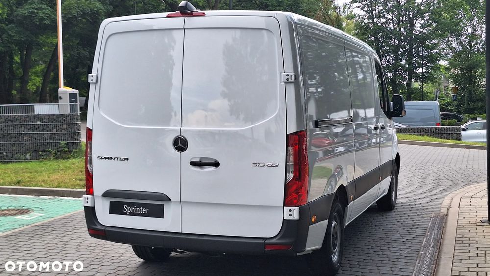 Mercedes-Benz Sprinter - 5