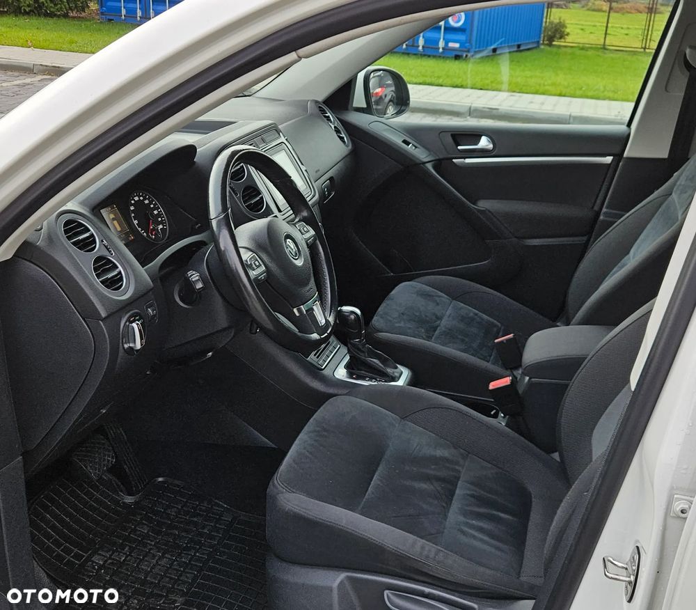 Volkswagen Tiguan 2.0 TDI DPF 4Motion BlueMotion Technology DSG Lounge Sport & Style - 16