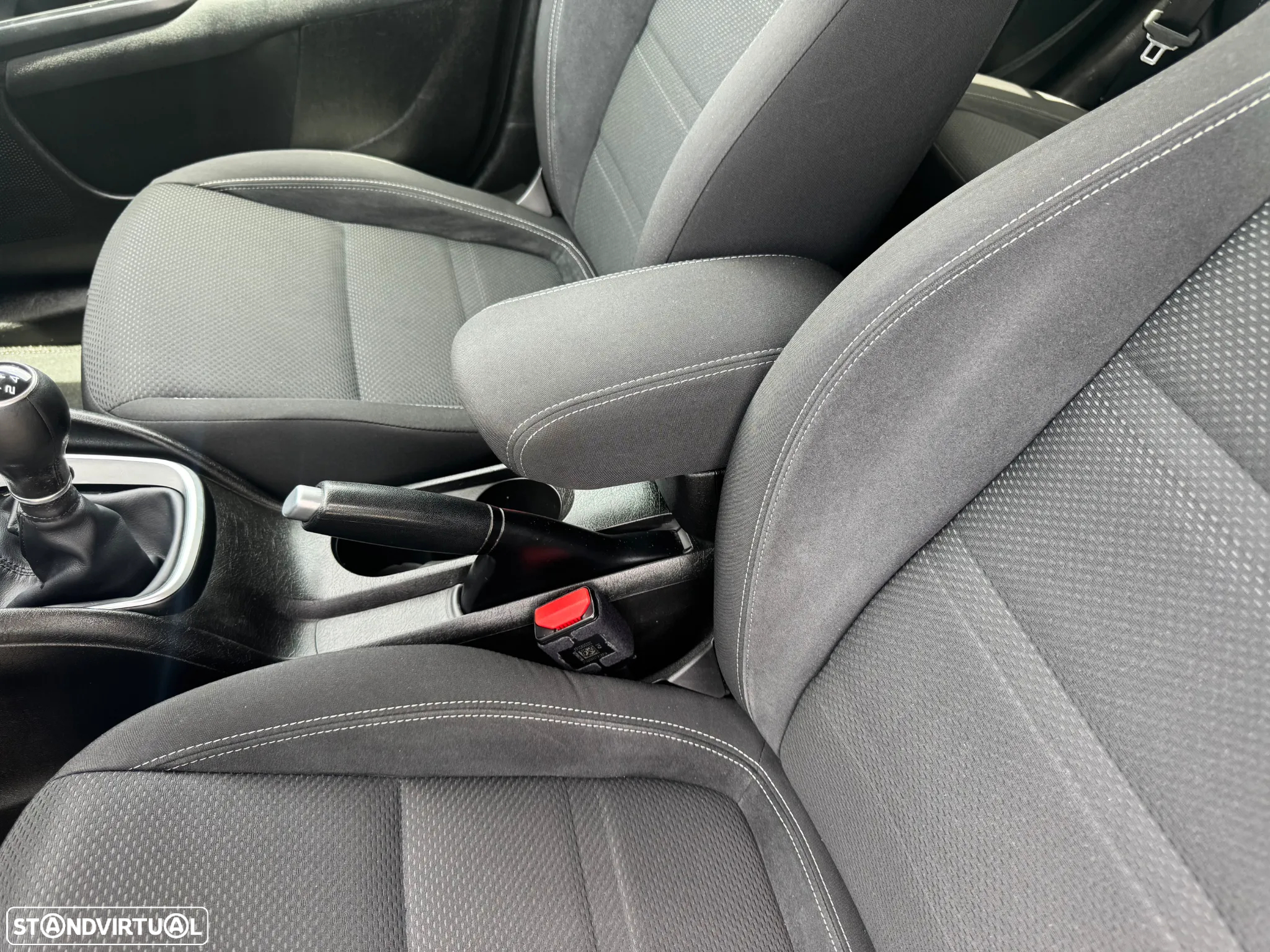 Fiat Tipo Station Wagon 1.3 M-Jet Lounge - 26